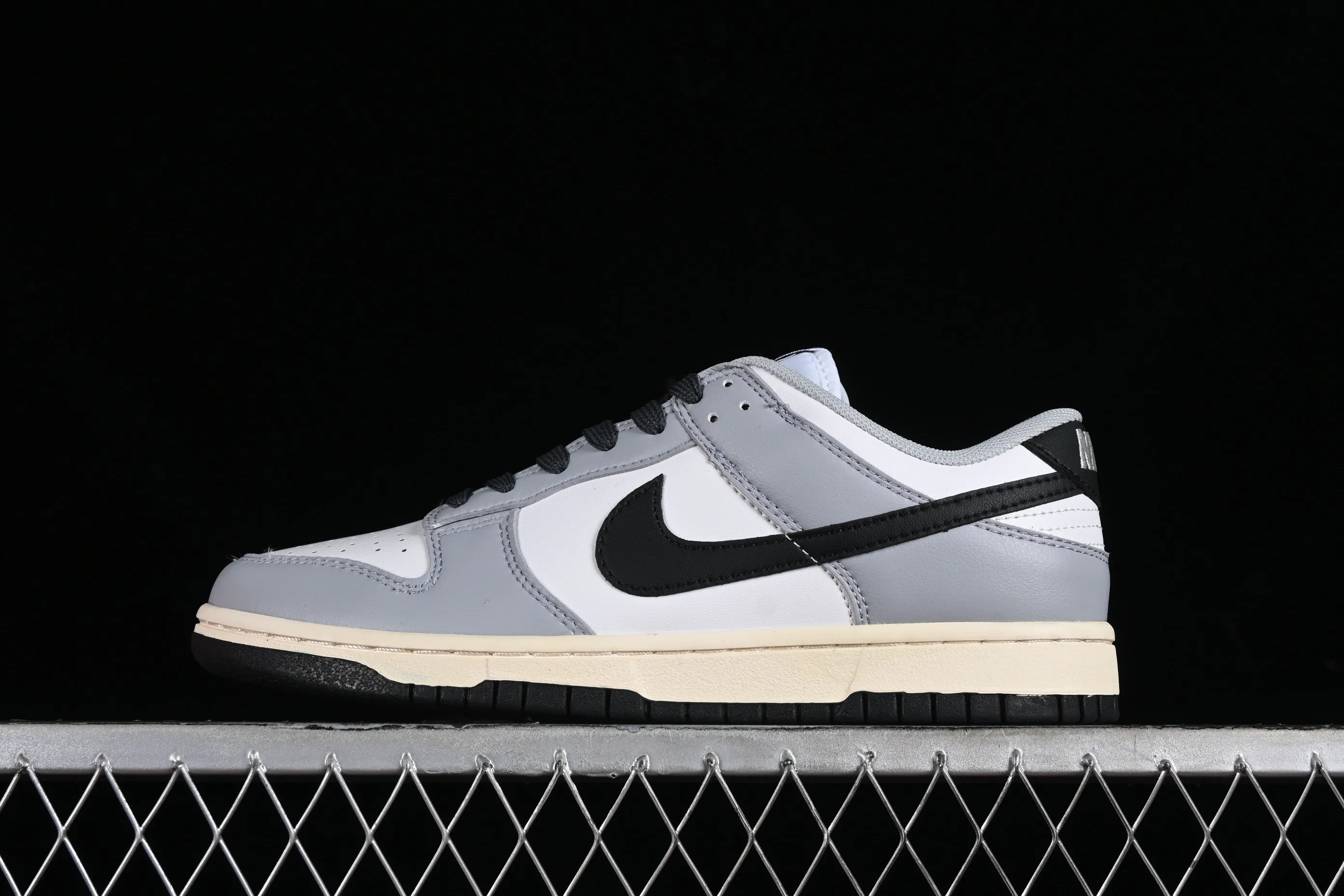 All Categories Nk SB Dunk Series Nk SB Dunk Low Low-top Sneakers Special Price Nk Dunk Low "Light Smoke Grey" White Gray SB Low-top Sports and Leisure Sneakers DD1503-117